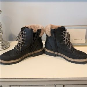 Steve Madden | Almost New | Alaska Boot